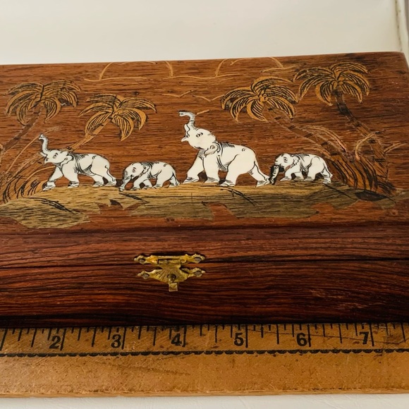 Wooden box - Picture 2 of 11